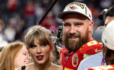 taylor swift sexy pics|Taylor Swift in bikini as Travis Kelce caresses her in sexiest。